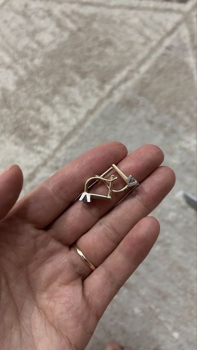 Продам золотые серьги 585 пробы, 3,4 г