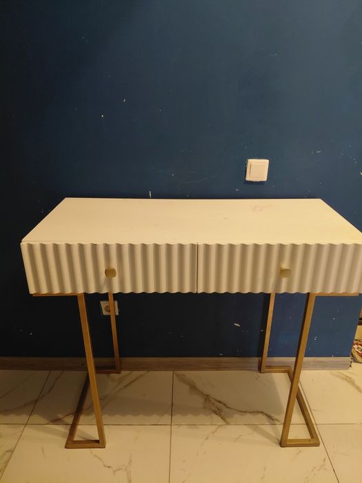 Консоль, туалетный столик