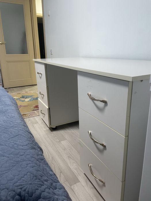 Стол в хорошем состоянии