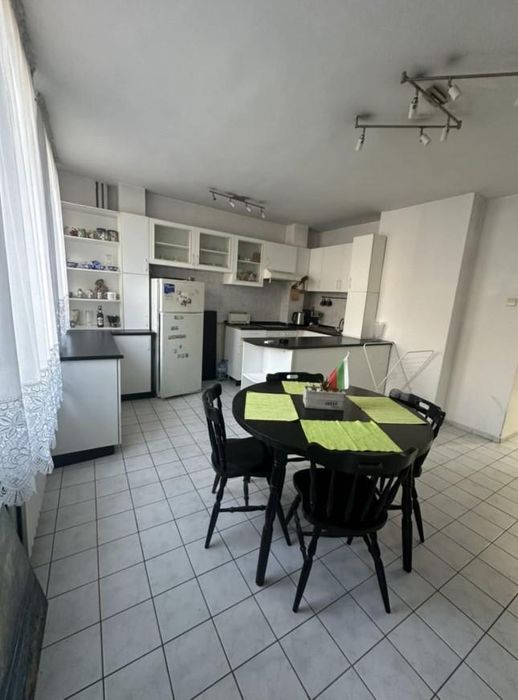 Продава се Четиристаен апартамент в Бургас, Братя Миладинови - 100 кв.м за 1600 €/кв.м - Снимка #3