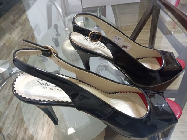 Sandale de lac nr. 39,toc 10 cm,din piele, negre, noi in cutie