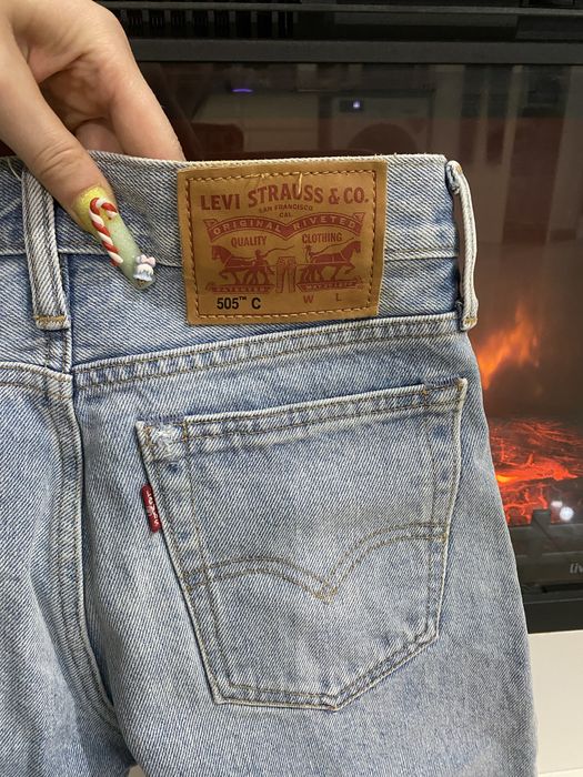 Blugi scurti Levi’s originali