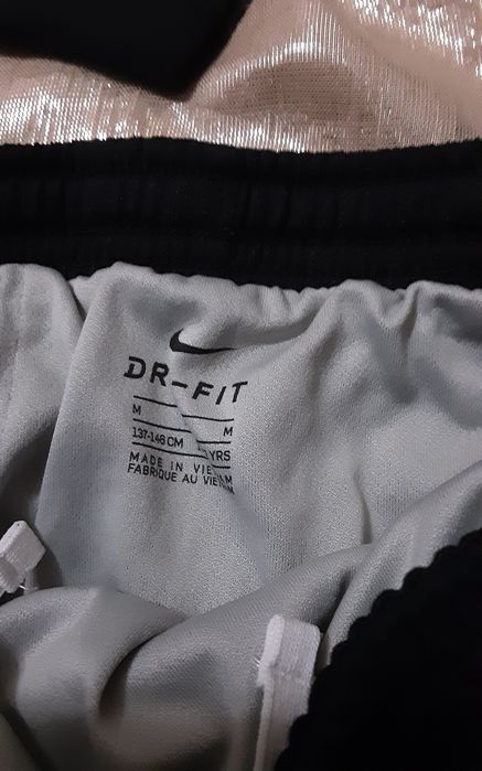 ( M 137-147 )NIKE  JORDAN оригинален сет за момиче 26€