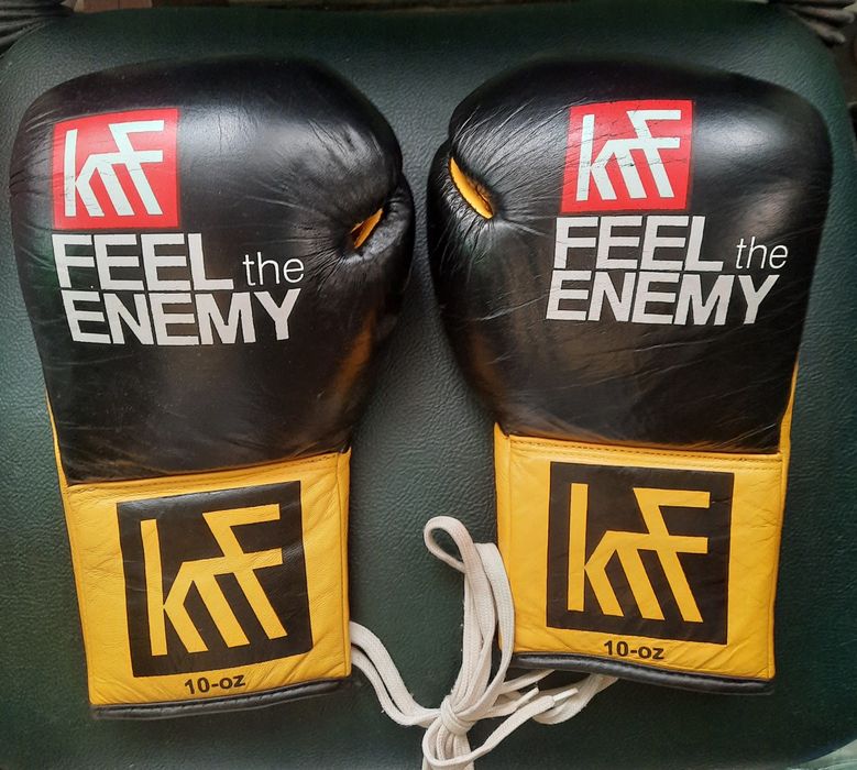 Боксови ръкавици