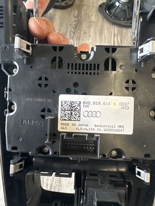 Конзола за Audi A3