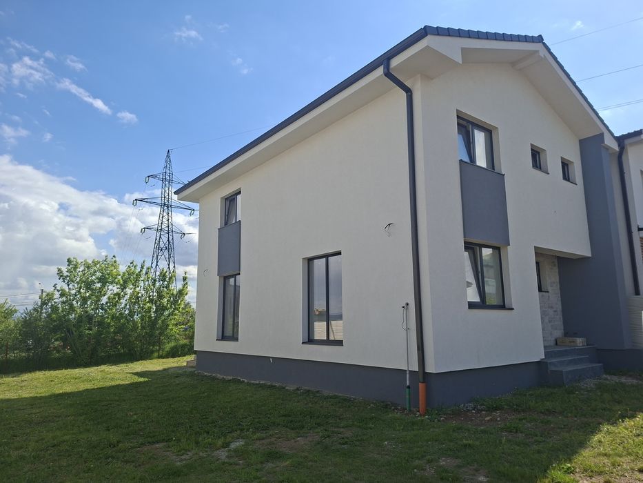 Casa noua de vanzare