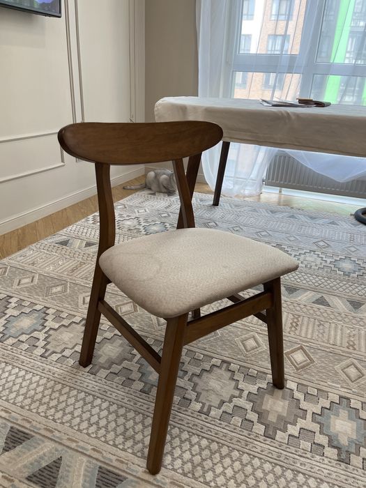 Продам  стулья (4шт) из чистого дерева