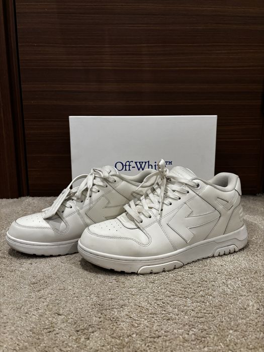 Off white Out of Office White