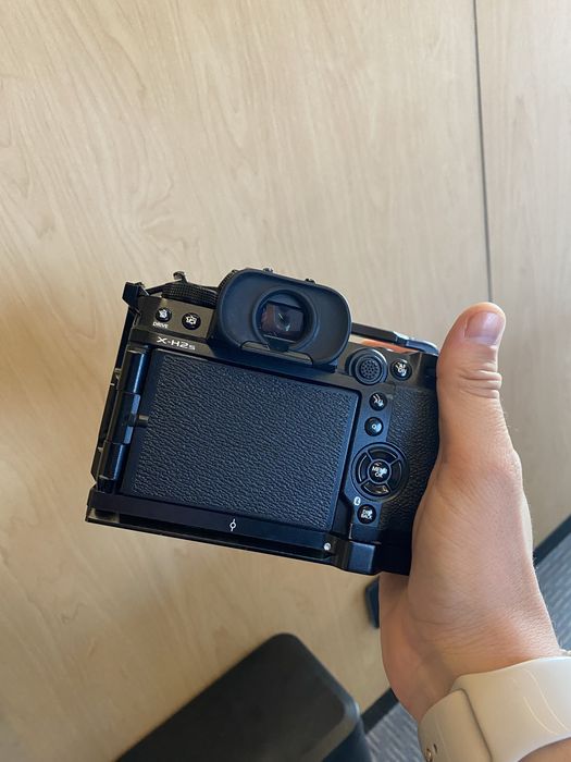 Fujifilm xh2s + smallrig cage