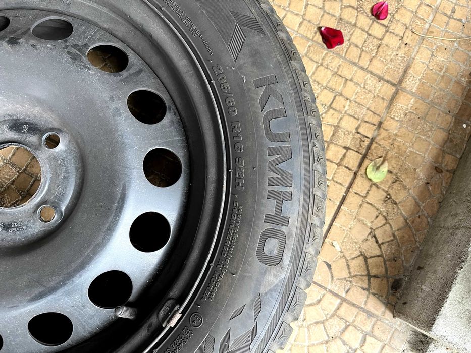 Jante cu anvelope iarna 205/60 R16