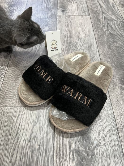 Женские тапочки.