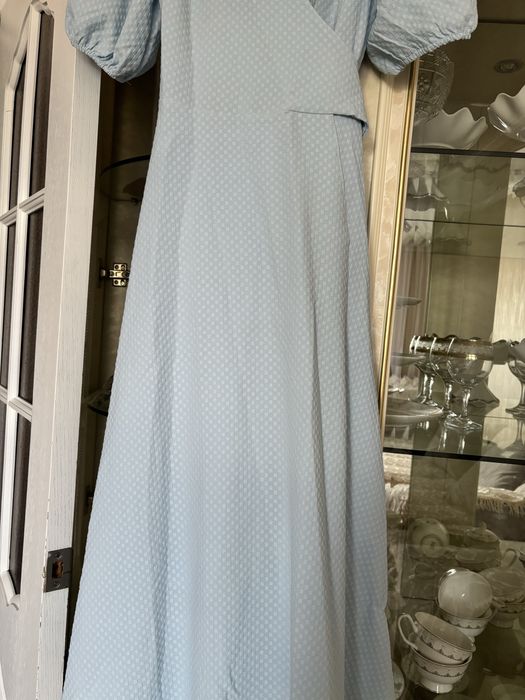 Продается платья новая