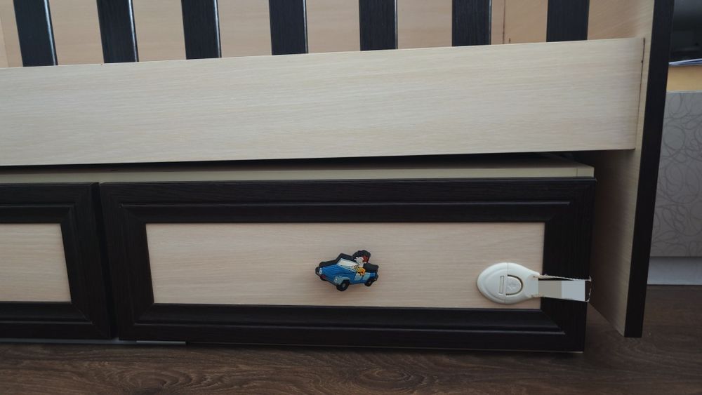 Бебешка кошара с чекмеджета