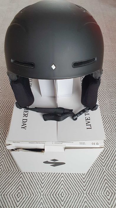 Casca Ski NOUA All Mountain SWEET PROTECTION Blaster II