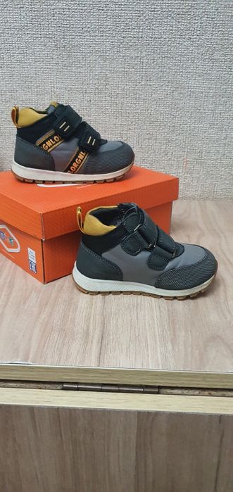 Детская обувь весна-осень.