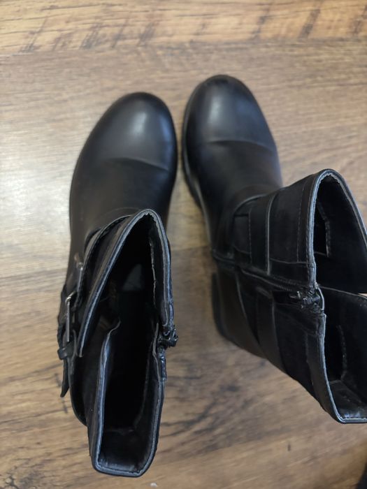 Дамски боти  от еко кожа  номер 36  черни