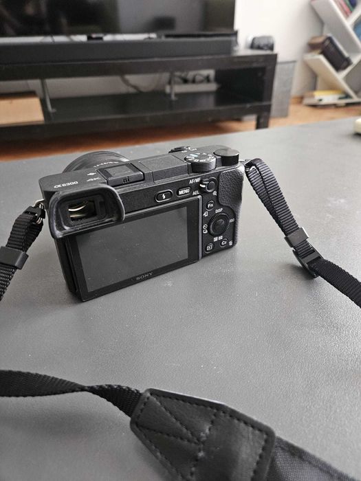 Aparat Foto Mirrorless Sony A6300, 24MP APSC 4K Kit cu Obiectiv 16-50 F/3.5-5.6 OSS + Card Kingston 64GB