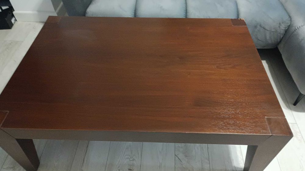 Masuta din lemn maro