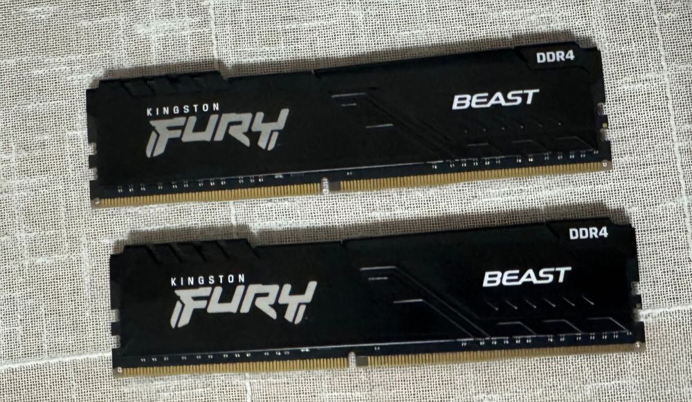 Memorie DDR4 Kingston fury 32 gb(2×16gb)