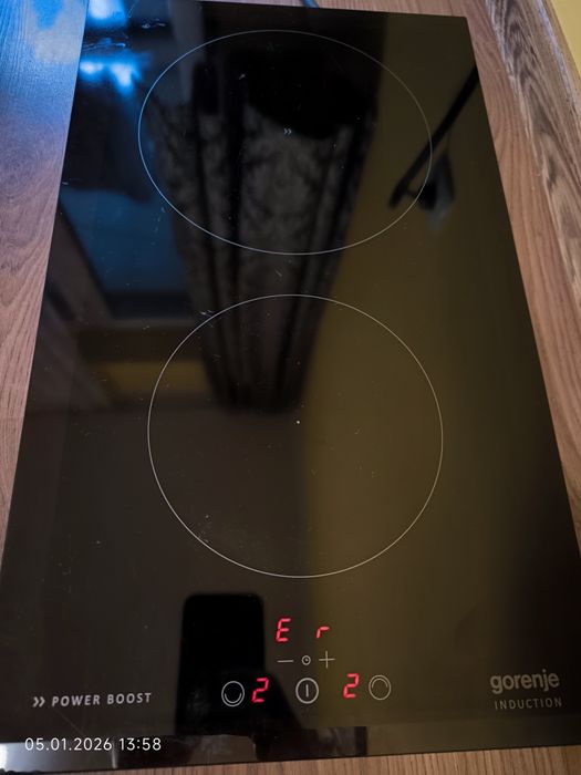 Продавам неработещ индукционен плот Gorenje IT332CSC 3650 W