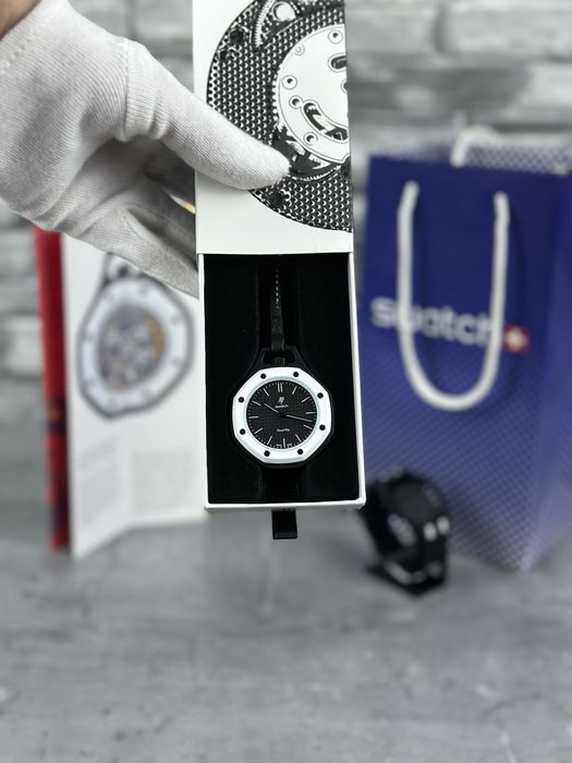 Ceas AP x Swatch Royal Pop “Ocho Negro”