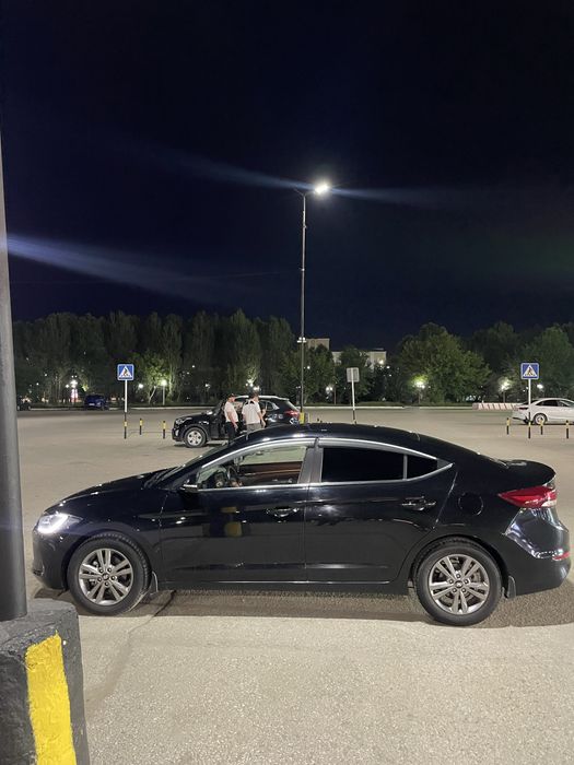 Продам Elantra дилерская
