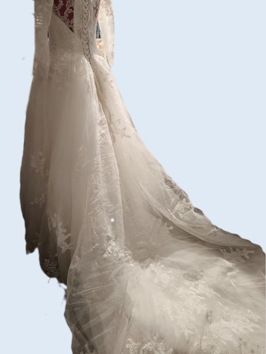 Свадебное платье со шлейфом 42-46р