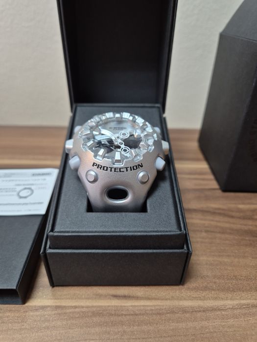 Casio G-shock V01A - 8A и Casio G-shock Mudman  G 9300