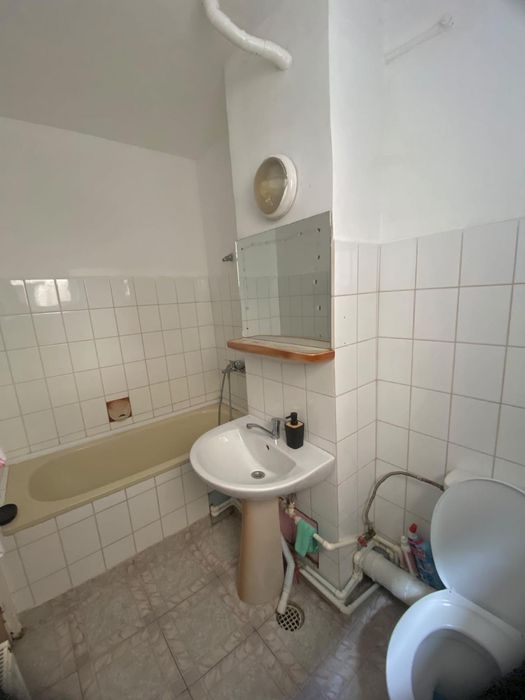 Inchiriez apartament doua camere