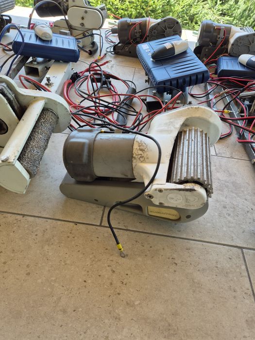 Motor mover rulota  cu actionare pe roti manuala sau automata