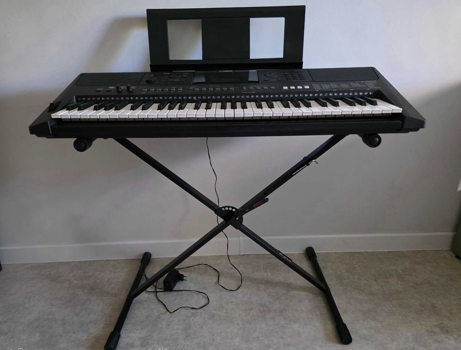 Синтезатор Yamaha PSR-E463