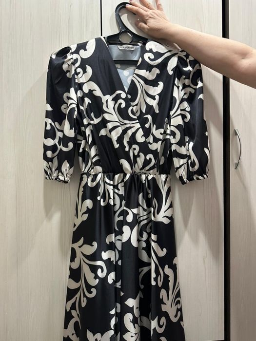 Продам платье с ремнем