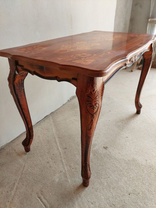 Masuta veche din lemn  masiv