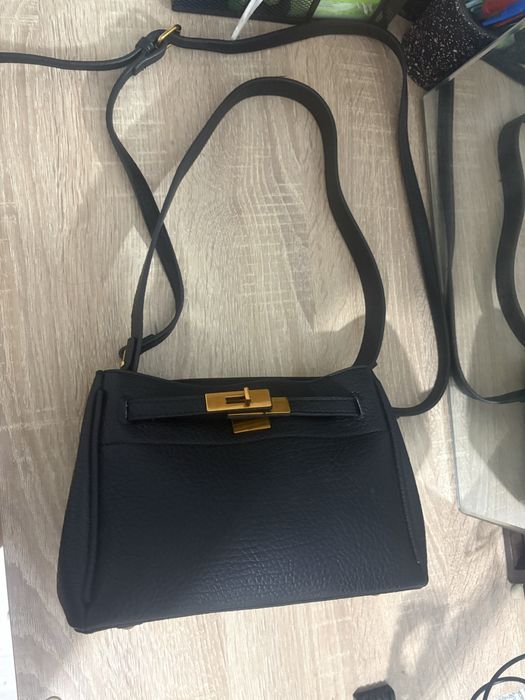 Сумочка средняя черная