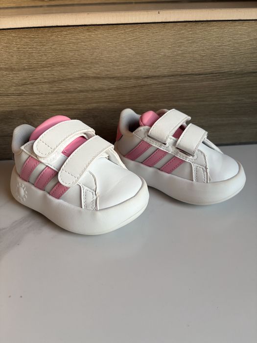 Детски обувки Adidas 19