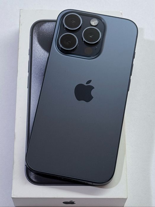 iPhone 15 Pro Blue 90% battery