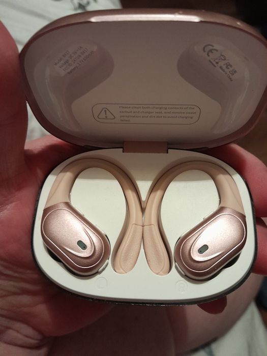 Apple слушалки различни