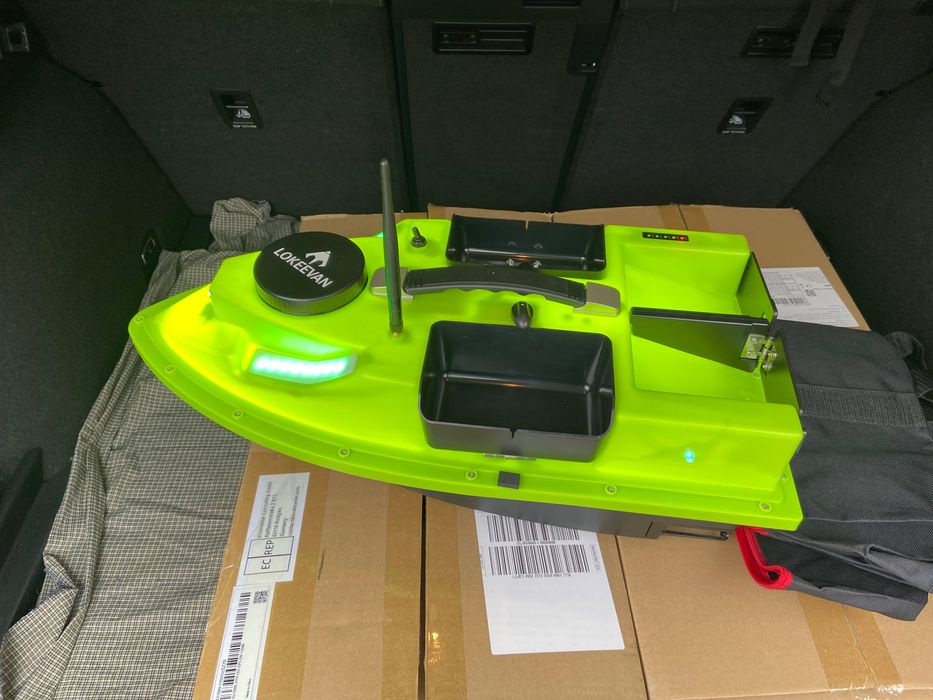 Лодка за захранка D19 GPS-100 точки