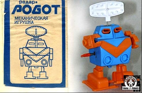 Винтидж механична играчка робот, произведена в  (СССР) през 70 те год.