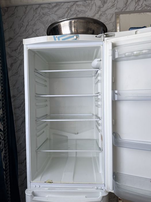 INDESIT холодильник в хорошем состоянии