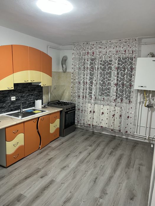 Inchiriez Apartament