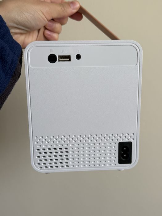 Продам проектор Chigo