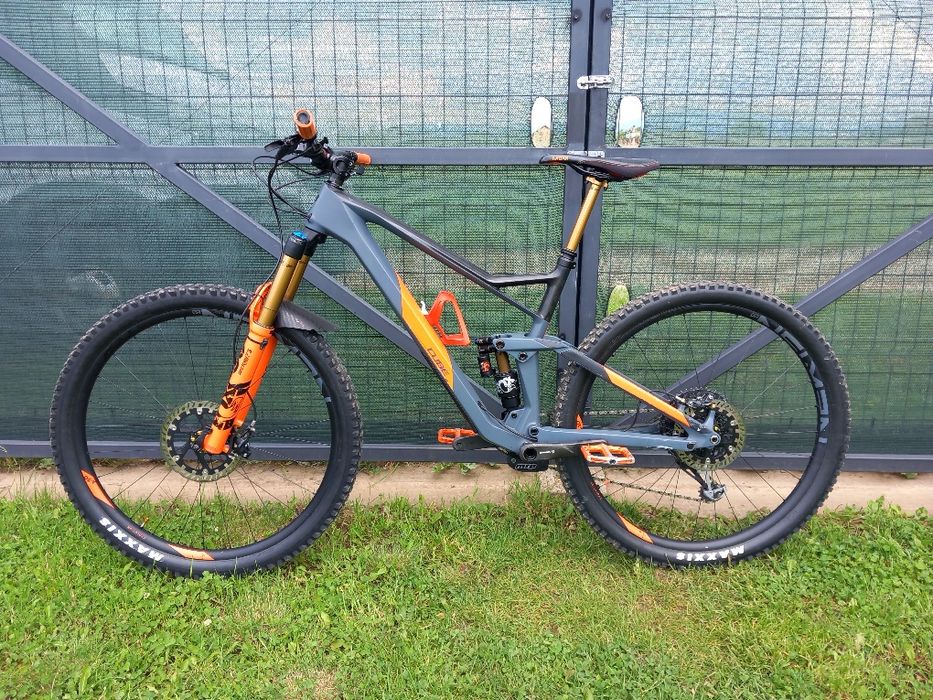 Vând  bicicletă Cube Stereo 150