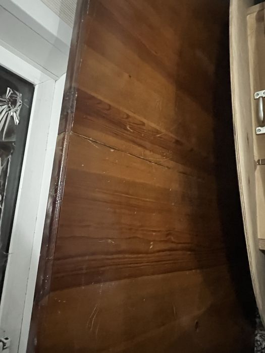 Продам стол и стулья 6 шт дубовый