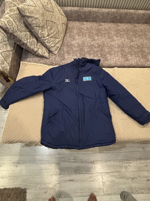 Продам куртку в отличном состояни одевал пару раз