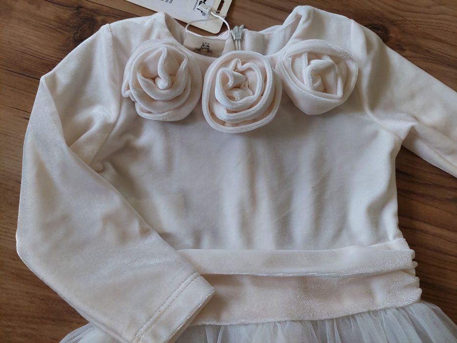 Нова официална рокля размер 86