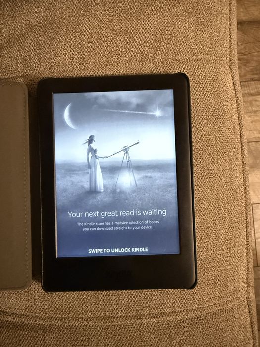Електронен четец Kindle 2019, Wifi, 4GB + Калъф