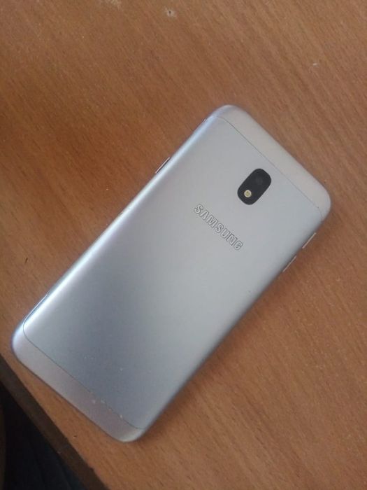 Продам Самсунг J3