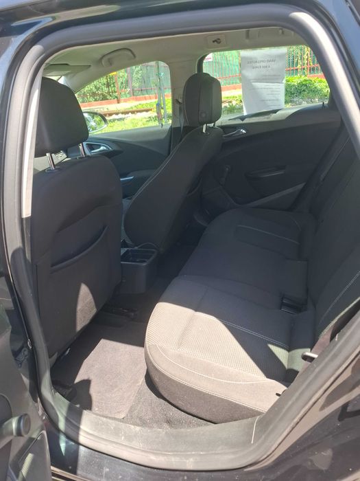 Vand Opel Astra 4500 euro  ecoflex Sports Tourer an 2015