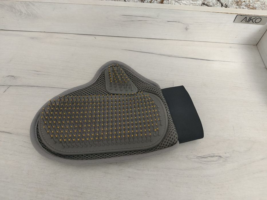 Перчатки для ухода и  купания домашних питомцев